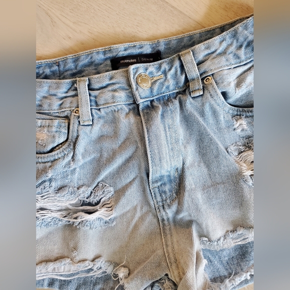 BLUE NOTES-sz.26 Light Wash denim cutoff shorts VERY Distressed - Picture 2 of 5